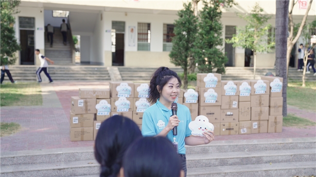 “微笑云朵”的温柔守护——照亮广东梅州乡村女孩的未来之路_新闻热点
