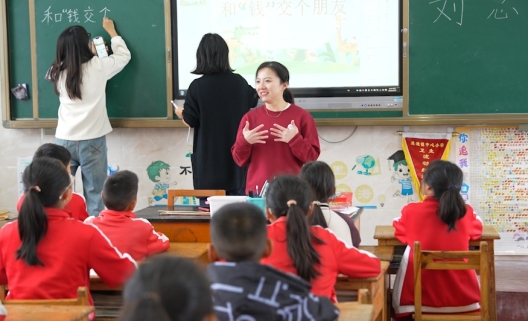 利多星志愿者团队续写责任与爱，助力云南滇滩镇新征程希望小学_新闻热点
